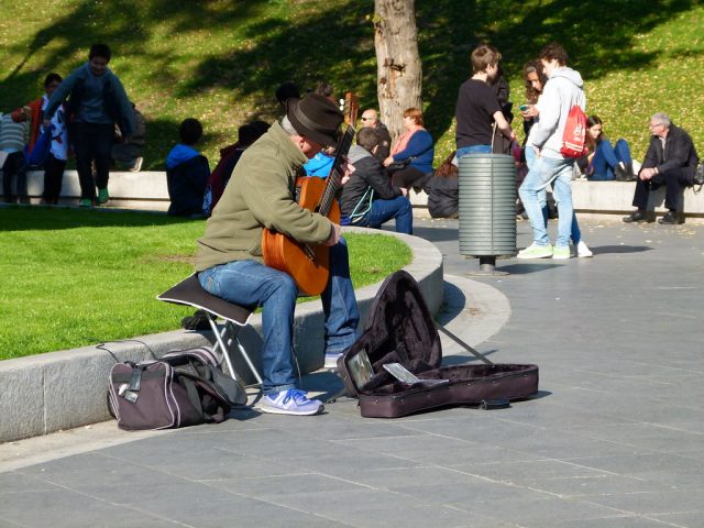 Lo bueno y lo malo de los músicos callejeros en Madrid