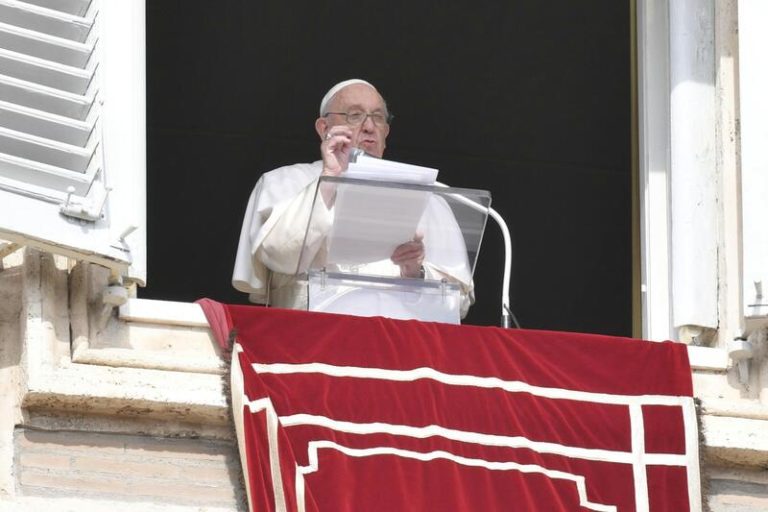Ucrania denuncia que «terroristas rusos» atacaron las páginas web del Vaticano