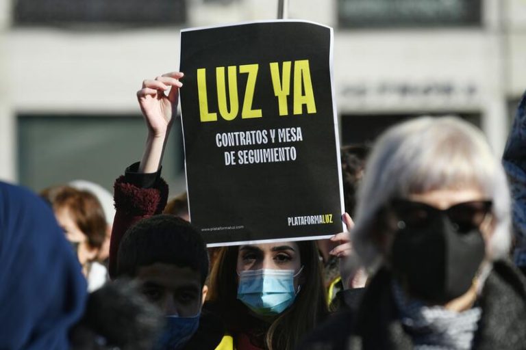 El Gobierno tiene menos de 15 días para pensar una solución para la Cañada Real, tras dos años sin luz