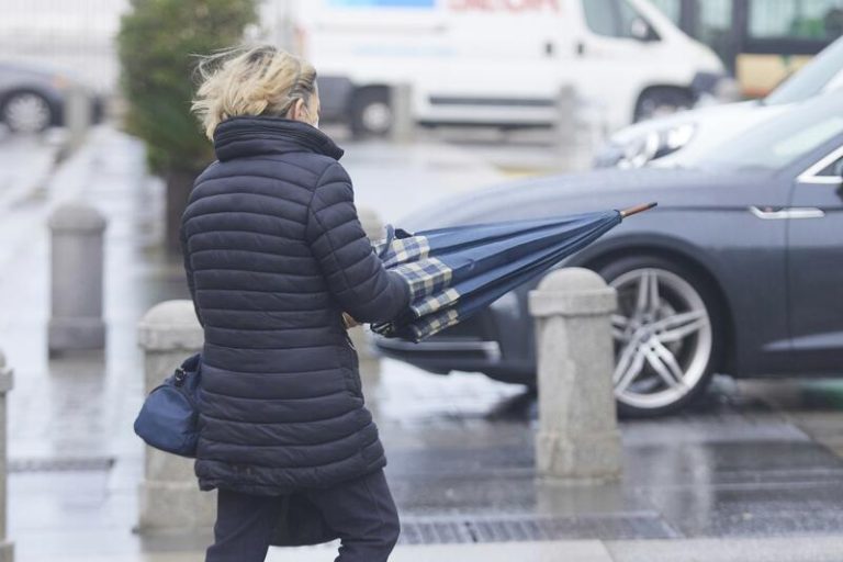 El viento, las lluvias o las olas tendrán este martes 20 de diciembre en riesgo al noroeste peninsular