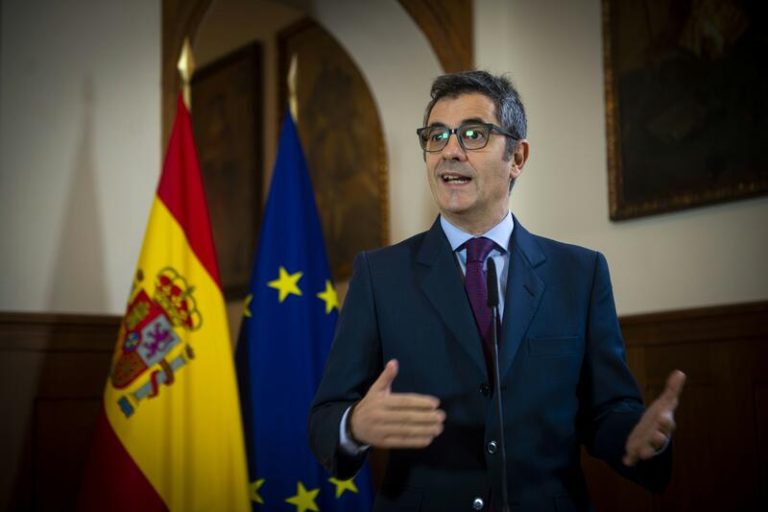 Bolaños dice que la resolución del TC debe acatarse pero alega que no puede paralizar la actividad parlamentaria
