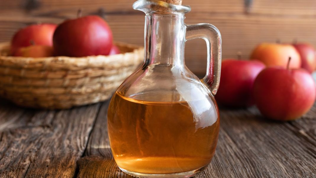 ¿Sirve el vinagre de manzana para perder peso?