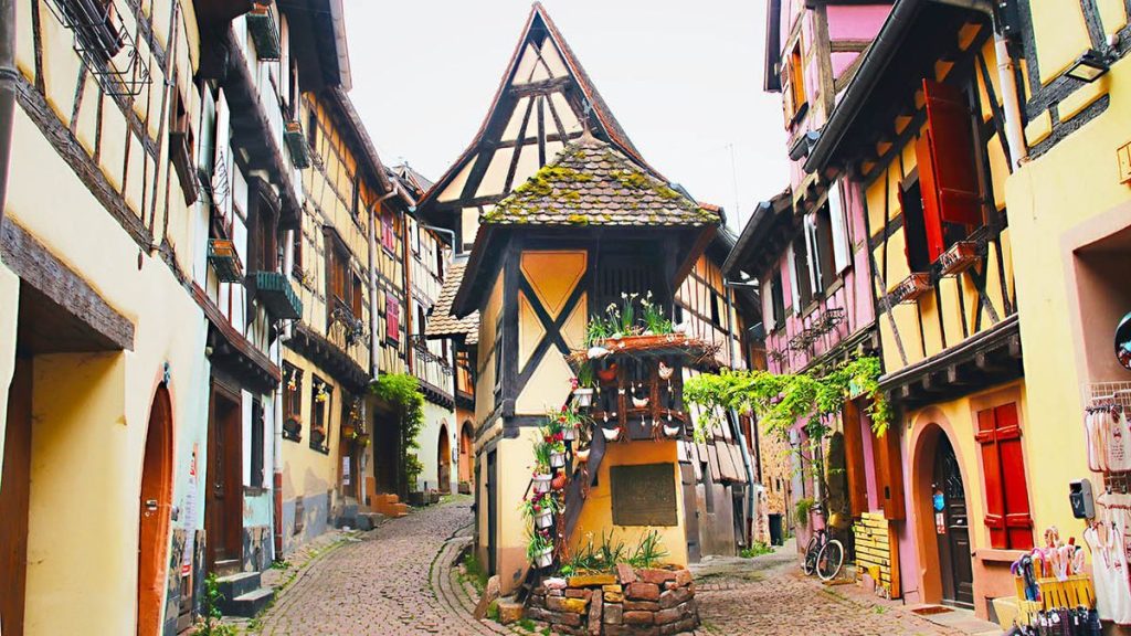 Colmar Escenario De La Bella Y La Bestia 