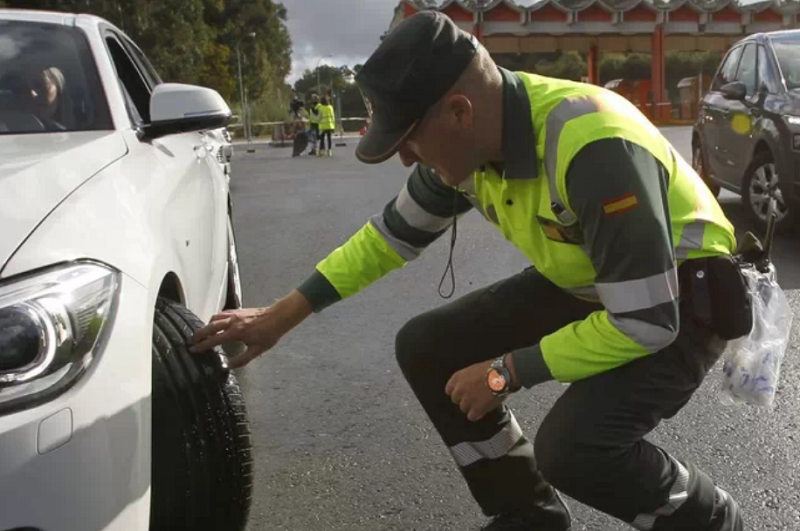 Dgt: Multa Por Tener Neumáticos En Mal Estado