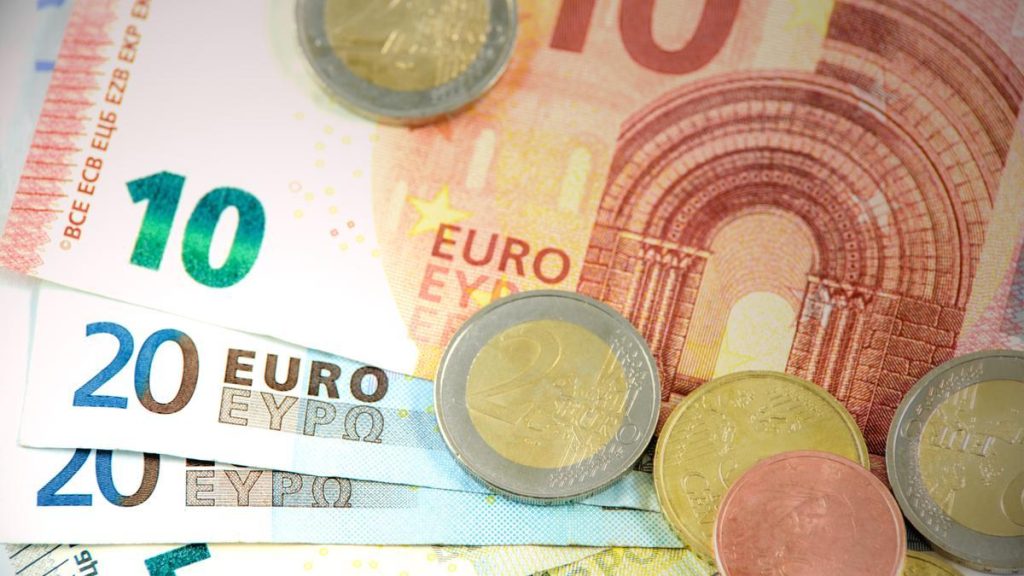 Qué Hacer Si Tienes Billetes Falsos