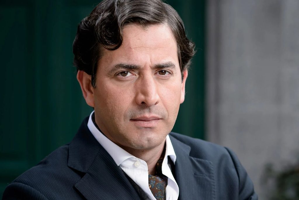 Antonio Garrido, Uno De Los Protagonistas De Los Protegidos A.d.n  