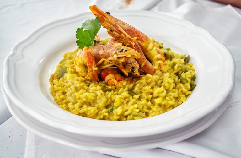 Así puedes hacer el arroz con gambas de Chicote que supera a la paella