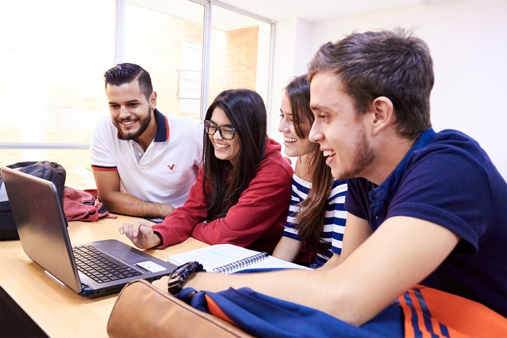 Gratis Para Estudiantes Y Docentes