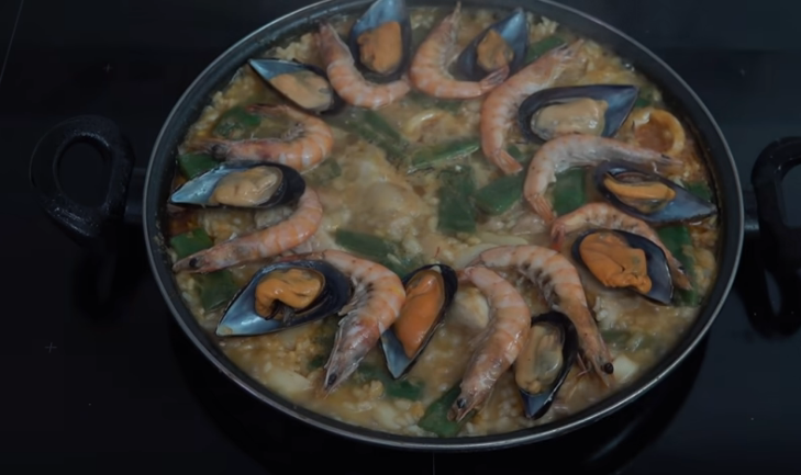 Así se hace una paella mixta para que todo quede bien compaginado