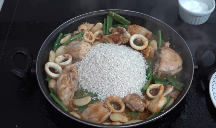 añade arroz