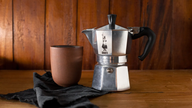El error habitual que cometes con tu cafetera italiana