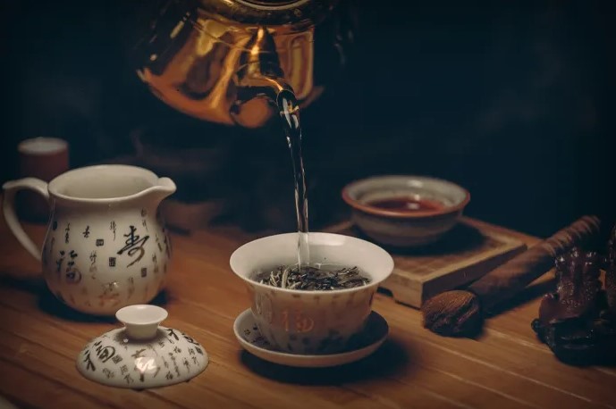 Pensar Que El Té Verde Siempre Tiene Menos Cafeína Que El Negro
