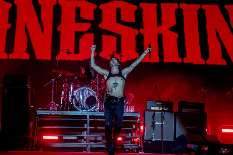 Maneskin empezará el año intentando llevar el rock a las discotecas