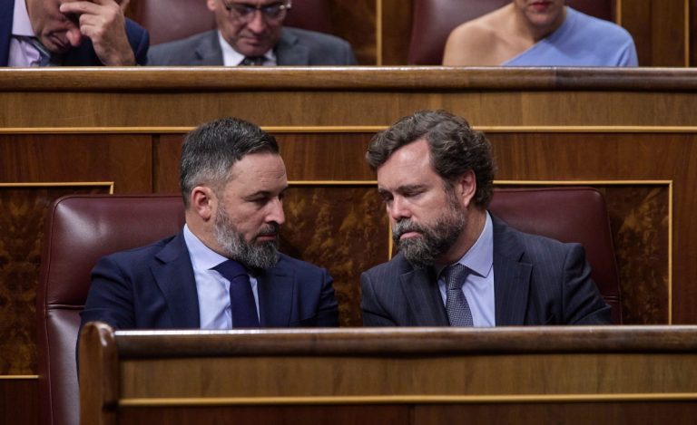 VOX se mantiene a favor de la moción de censura a pesar de las «cuentas» PP