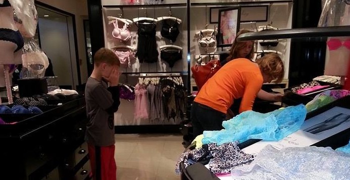 Gente Que No Debió Llevar A Sus Hijos De Compras