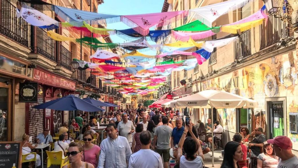 Barrio De Las Latinas: Reflejo De Un Barrio Popular
