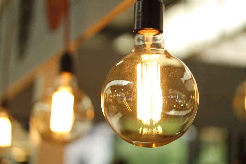 Las Tarifas De Luz Acaban Con El Sueldo De Los Españoles