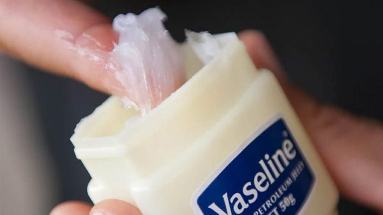 Los usos de la vaselina que quizás no conocías