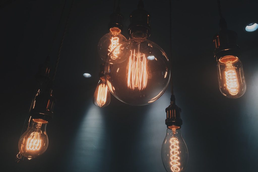 ¿Qué Ver En La Compañía Que Te Ofrece El Servicio De Luz?