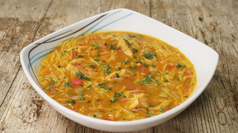 El toque que le da Arguiñano a la sopa de verduras que te sorprenderá