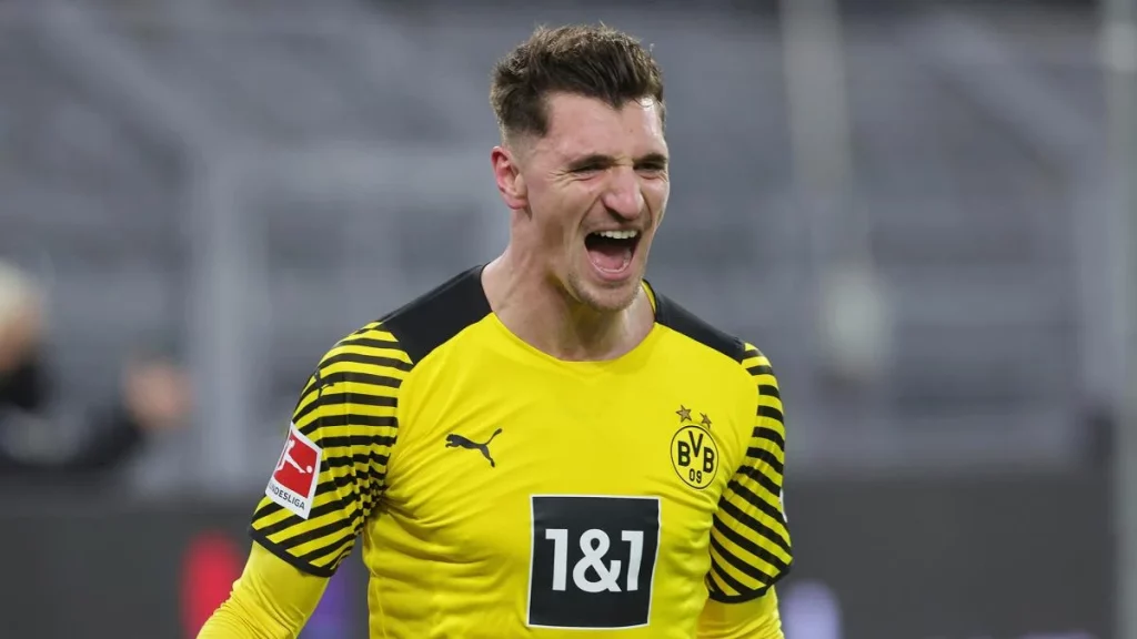No Descartan A Thomas Meunier 