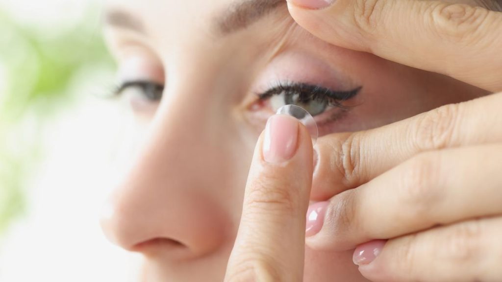 Esto Es Lo Que No Debes Hacer Con Tus Lentillas