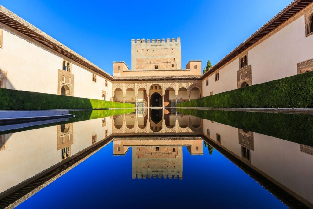 Fuente Principal De La Alhambra Granada 