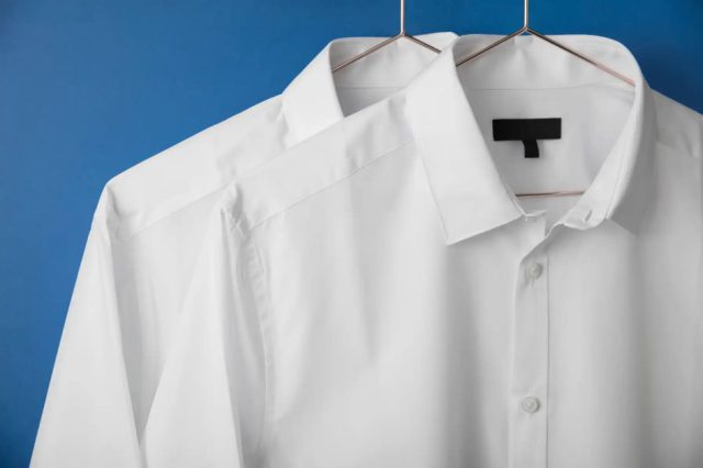 El truco infalible para recuperar el color blanco de tu ropa