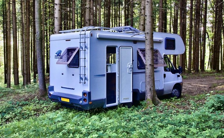 Equipa tu autocaravana o furgoneta cámper con todos los materiales eléctricos que necesita