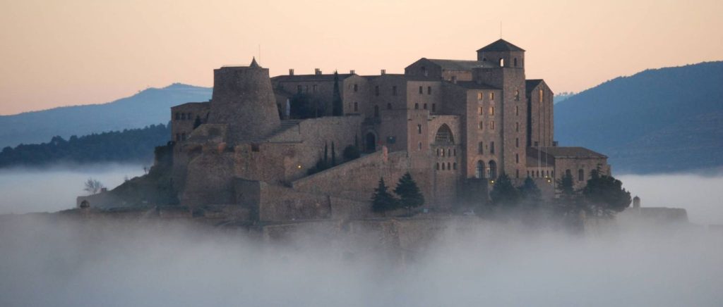 Castillo Cardona De Barcelona
