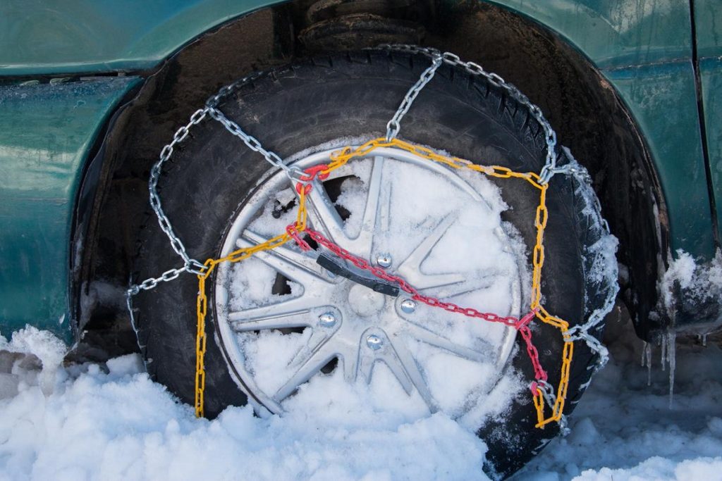 Conducir con nieve: estos los tipos cadenas puedes poner