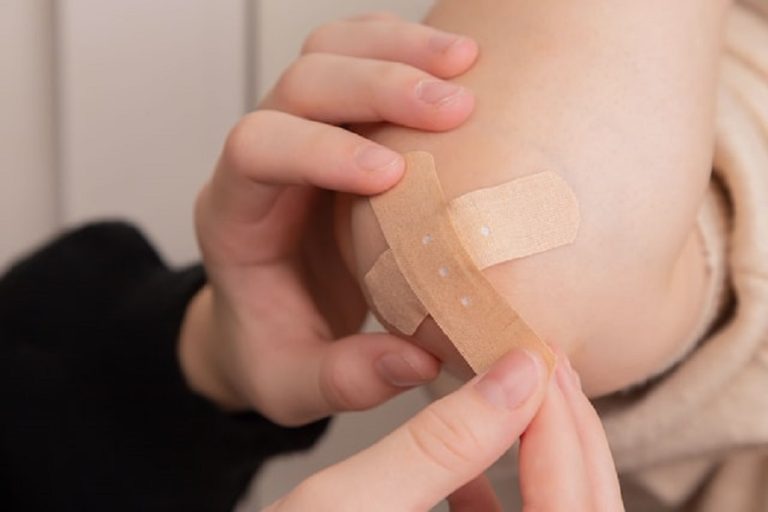 Aprende a tratar las pequeñas heridas de los niños