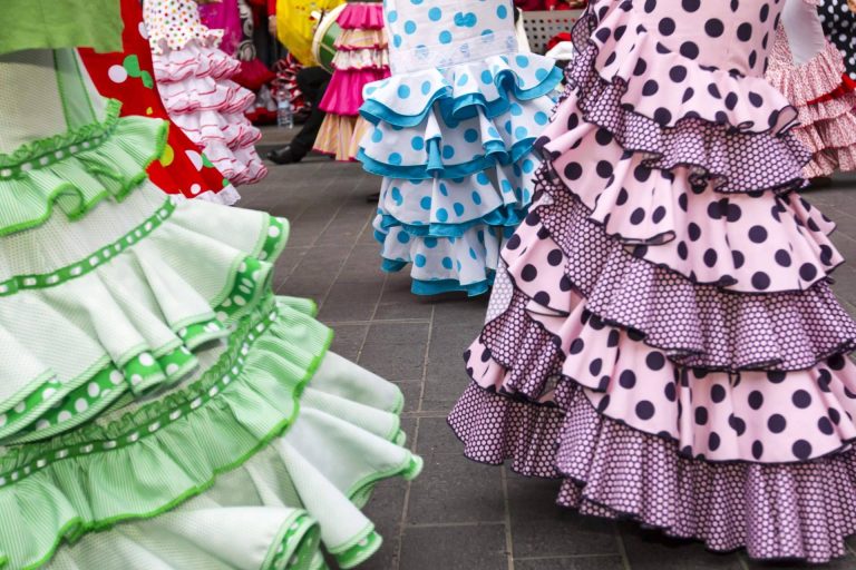 3 cualidades imprescindibles de las faldas flamencas, vuelo, resistencia y tejido antielectricidad estática