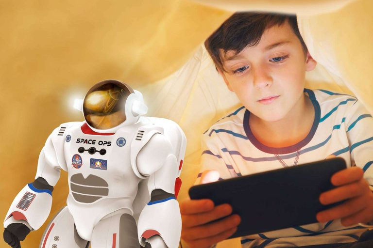 Descubrir el universo con el robot Charlie El Astronauta