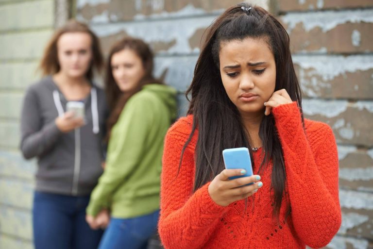 TQA Abogados explica cómo proceder en casos de ciberacoso por redes sociales