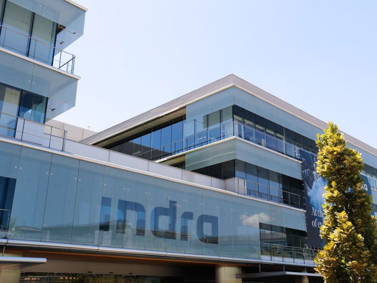 La CNMV concluye que no hubo acción concertada para el control de Indra