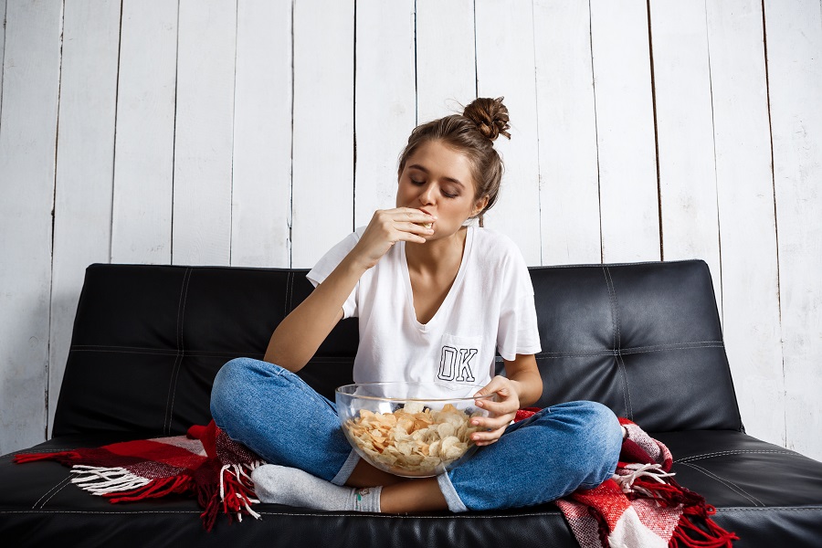 Mujer Comiendo Azúcar