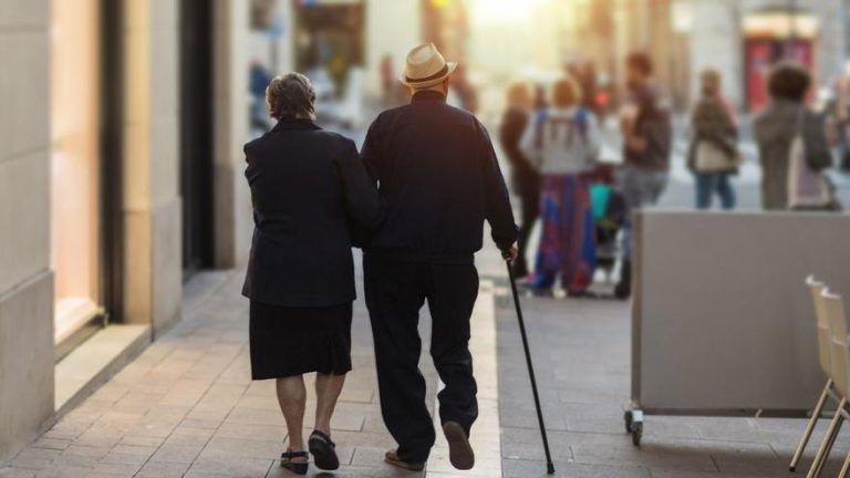 La futura longevidad de los españoles, un nuevo lastre para las pensiones