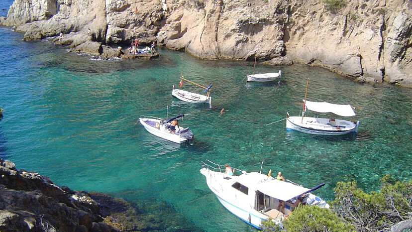 Pueblos De España Cadaqués: Playas