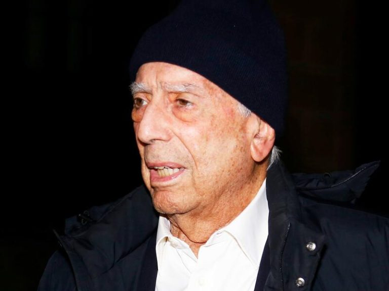 Mario Vargas Llosa confirma su ruptura con Isabel Preysler y desmiente que el motivo sean sus celos: «No es verdad»
