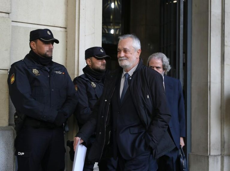 La Fiscalía aboga por suspender el ingreso de Griñán en prisión hasta tener «un informe más preciso»