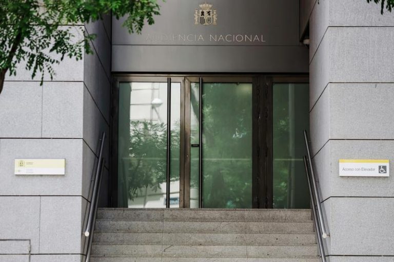 Fiscalía pide hasta 22 años de cárcel para los miembros de una organización que vendió ilegalmente series y partidos