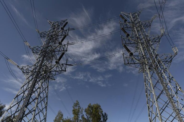 El precio de la luz bajará un 4,65% este viernes, hasta los 89,5 euros/MWh