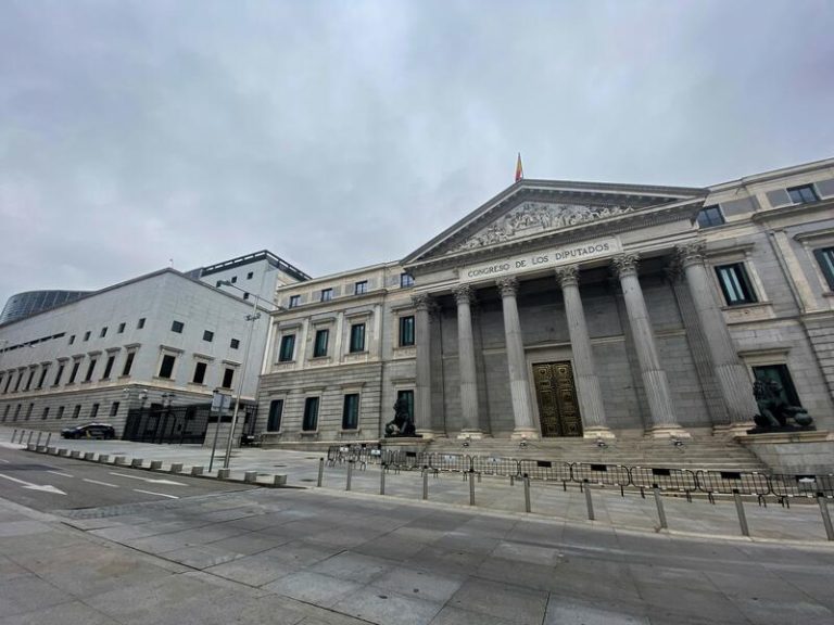 El Congreso acumula ya 25 leyes varadas que en su día aceptó tramitar con urgencia, algunas pendientes desde 2020