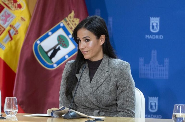Villacís tacha de «gentuza» a quienes participaron ayer en el escrache a Ayuso y traslada su apoyo a la presidenta