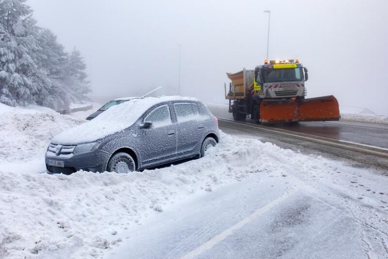 Las heladas generalizadas, la nieve o el oleaje pondrán en riesgo este sábado a una veintena de provincias