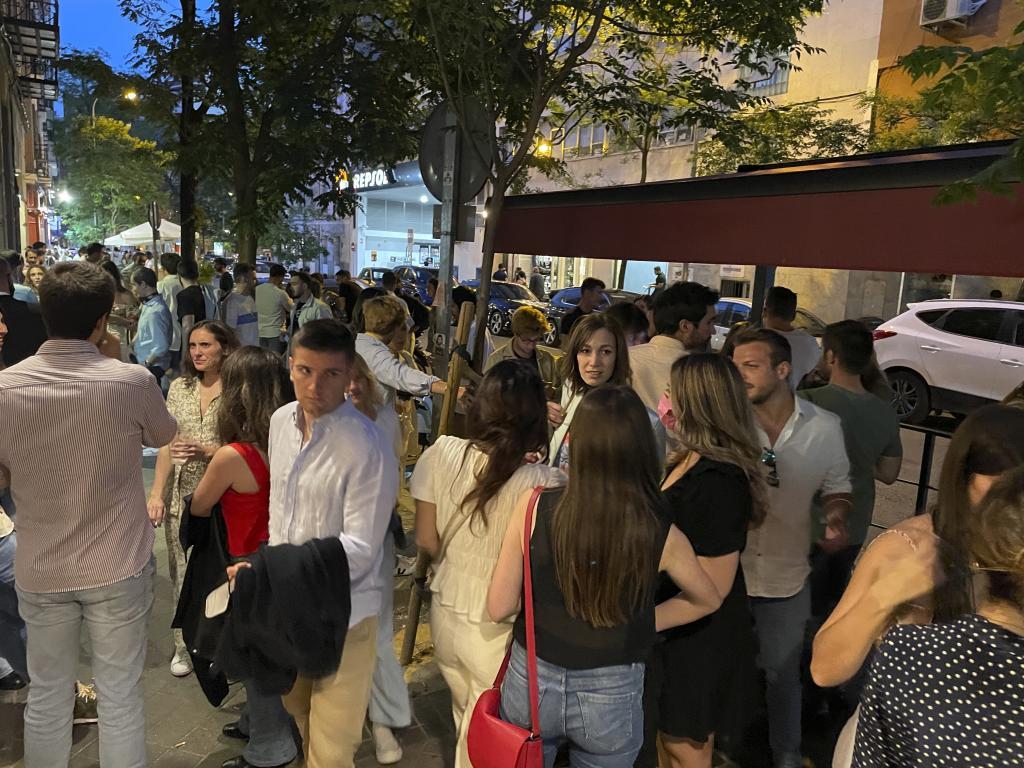 La Calle De Madrid Paraíso Para Los Fiesteros E Infierno Para Los Vecinos