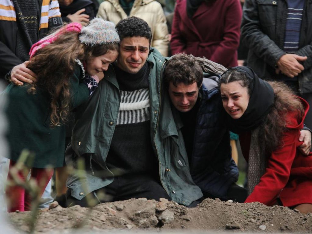 Hermanos: Berk Le Pidió Perdón A Aybiké, Pero Su Relación Sigue Pendiendo De Un Hilo