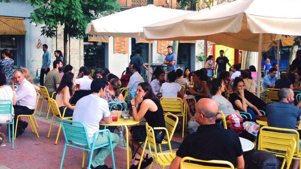La Calle De Madrid Paraíso Para Los Fiesteros E Infierno Para Los Vecinos