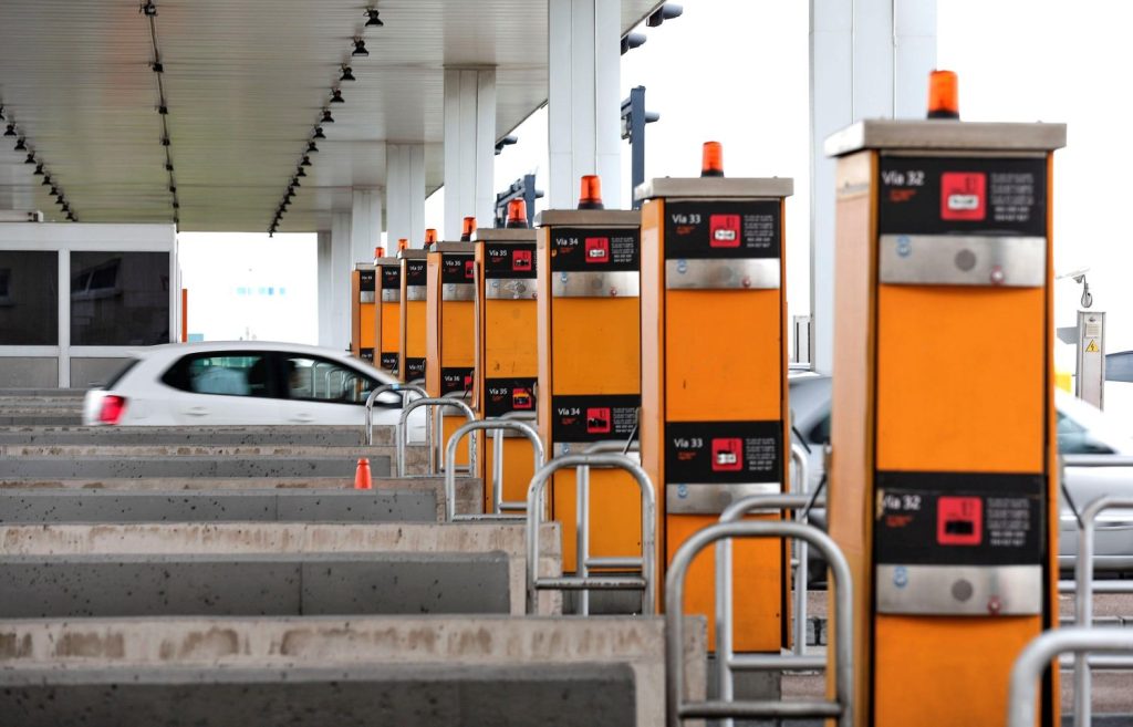 Las Autopistas, Un Lujo Solo Para Ricos En 2023: Suben Los Peajes Un 4%